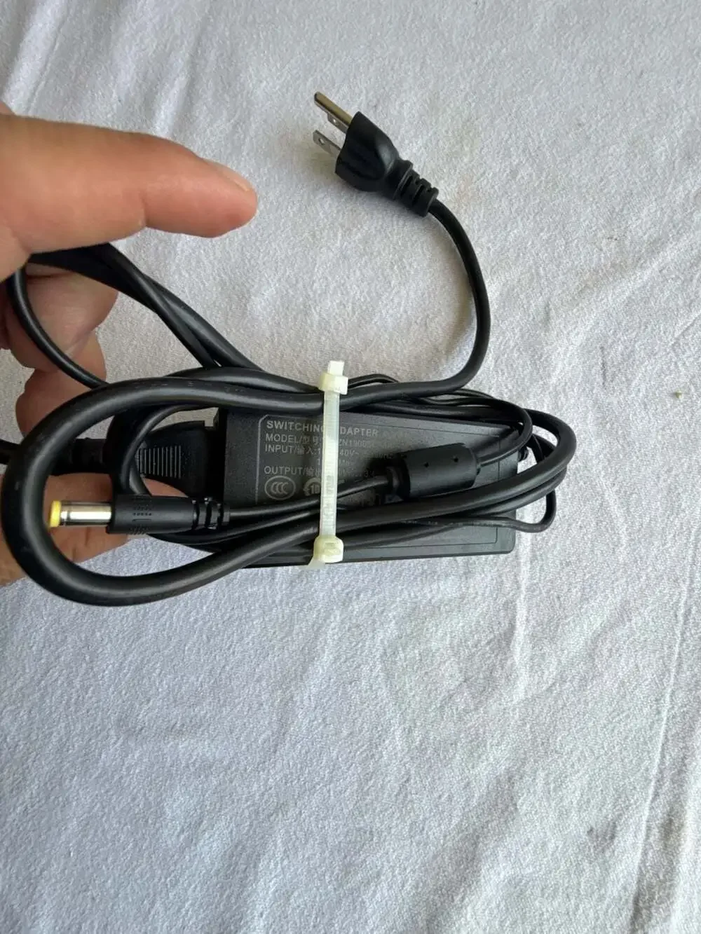 Chicony YD-ZN1900342-6A 19V 3.42A 64.98W AC Switching Power Adapter